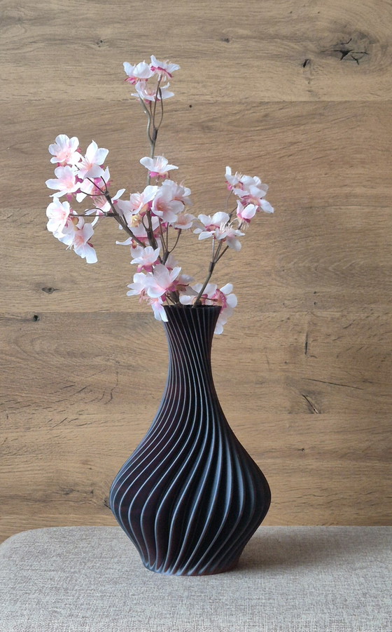 Image 1 of Designer vase, color-matching