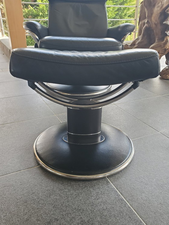 Image 1 of 1 Stressless Jazz Sessel - Schwarzes Leder und passender Hocker (Ref. 4093)
