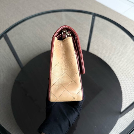 Image 1 of Chanel Classic Flap Medium - 25 cm gewatteerd lamsleer Tri-Colo goudkleurige hardware Serie 18