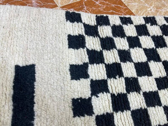 Alfombra bereber decorada a mano 250cm x 150cm (photo 6 of 7)