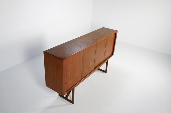 Image 1 of Teakhouten highboard van Sofus Jørgensen, Denemarken 1960