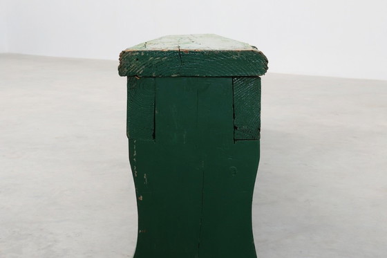 Image 1 of Rustiek primitief groen boerenbankje van massief eikenhout, Frankrijk ca. 1900