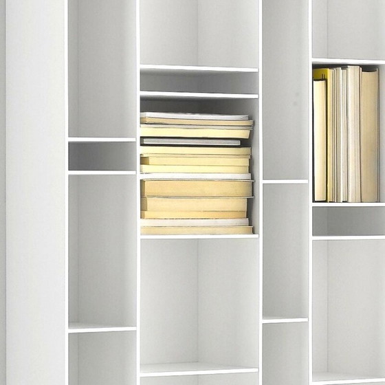 Image 1 of Bibliothèque Ramdom blanche par Neuland Industriedesign