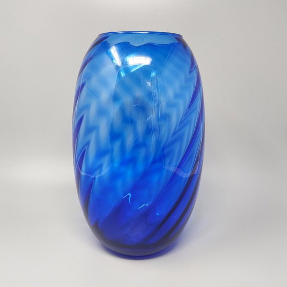 Wunderschöne große blaue Vase aus den 1970er Jahren von Ind. Vetraria Valdarnese. Hergestellt in Italien. (photo 4 of 7)