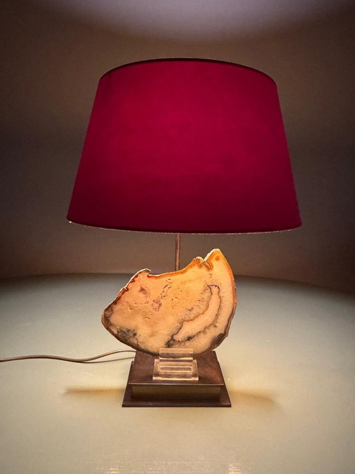Lampada da tavolo scultorea Hollywood Regency in agata e Lucite con paralume in velluto bordeaux, anni '70. Ref.: TL274