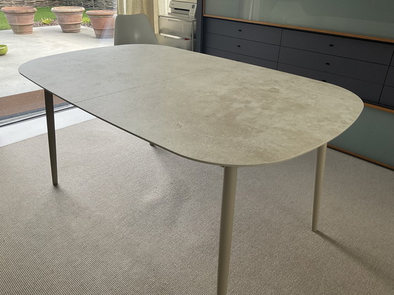 Image 1 of Kingston uitschuifbare eetkamertafel  van 160cm / 230 cm in Keramiek