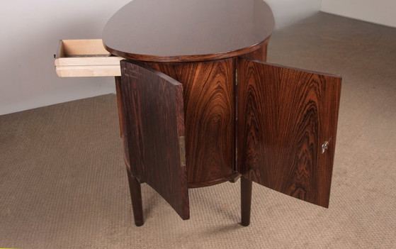 Image 1 of Bureau Danois ovale en palissandre par Gunni Omann 1960.