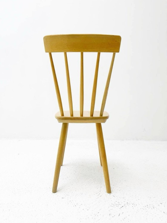 Image 1 of Set di 4 sedie a fuso dal design intramontabile di Victoria Furniture.