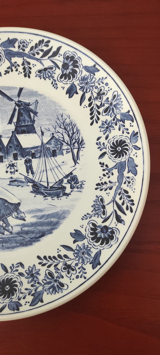 Image 1 of Lot de 2 assiettes murales vintage en faïence de Delft – Boch Belgium / Sphinx royal