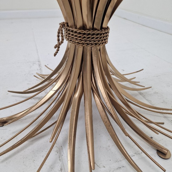 Image 1 of Hollywood Regency vergulde Coco Chanel-stijl Sheaf of Wheat salontafel, jaren 70