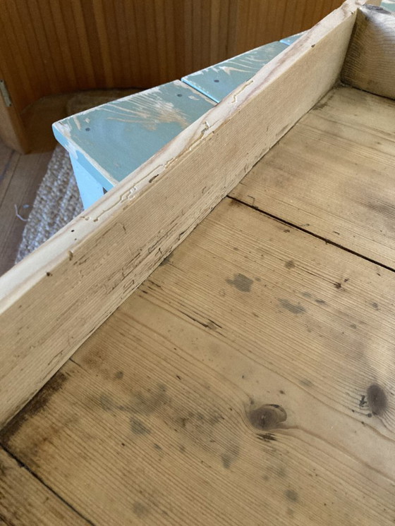 Image 1 of Table basse en bois massif avec tiroir