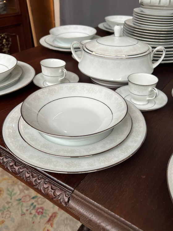 Servizio da tavola in porcellana Noritake, 114 pezzi. – Stoviglie, Porcelain (photo 5 of 10)