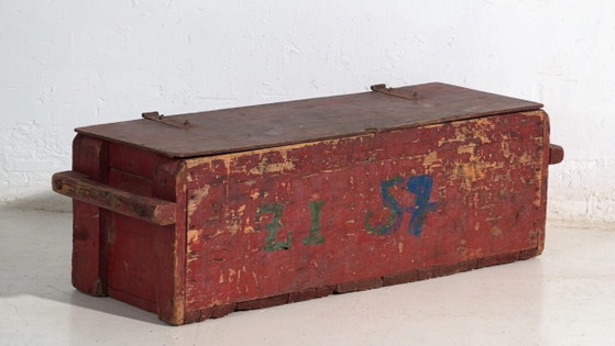 Malle rustique ancienne peinte en rouge – Europe Centrale, circa 1880 – Armoires de rangement, Rustic (photo 3 of 40)