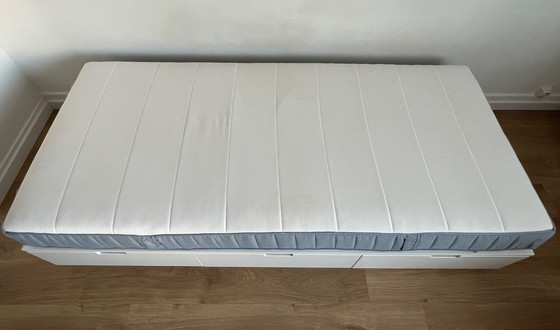Image 1 of Ikea - lit (Nordli) avec matelas (Vesteröy)