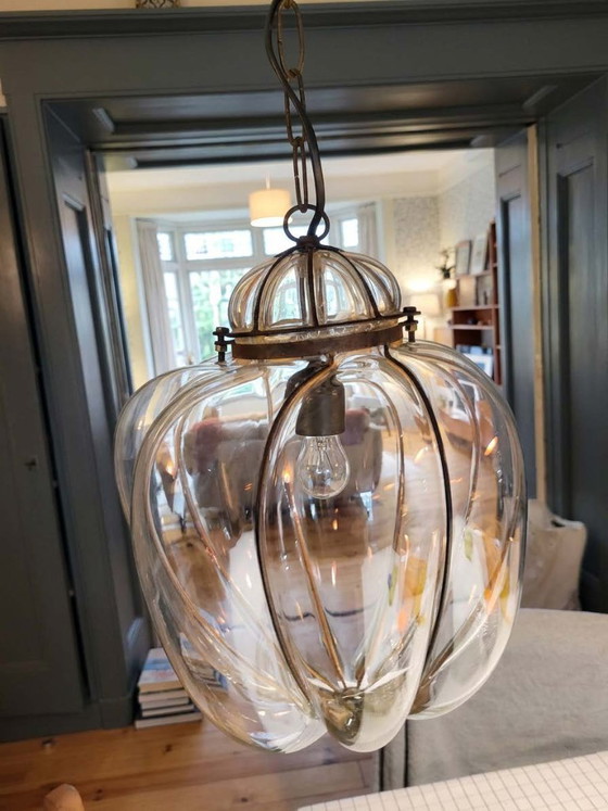 Set di due bellissime Lampade a sospensione in vetro veneziano – Metal, Murano Glass (photo 2 of 5)
