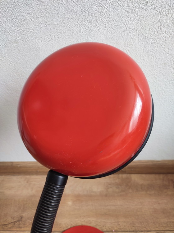 Image 1 of Vintage Space Age Italiaanse bureaulamp lamp rood zwart 1970