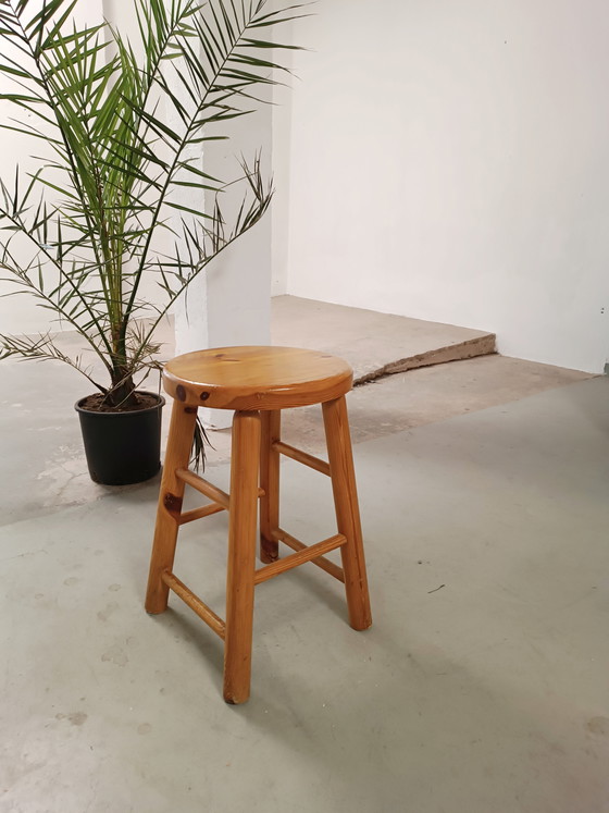 Image 1 of Sgabello vintage in legno massello di pino