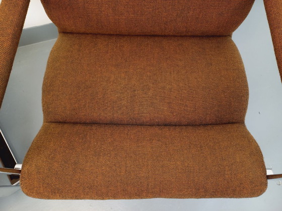Image 1 of Een paar vintage Eero Aarnio fauteuils voor Framac, uitgevoerd in stof en chroom, uit de jaren 60 en 70.