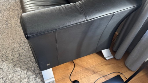 Vendo set di divani Rolf Benz modello 322 (3 e 2,5 posti) in pelle nera.