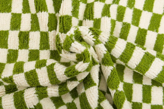 Image 1 of Grüner marokkanischer Teppich mit Karomuster