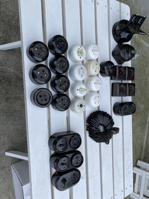 Lot de vieux interrupteurs en bakélite