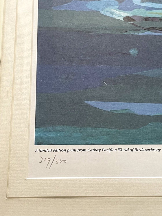 Image 1 of Litografía firmada de garza de estanque china por Lars Knudsen, impresión artística enmarcada