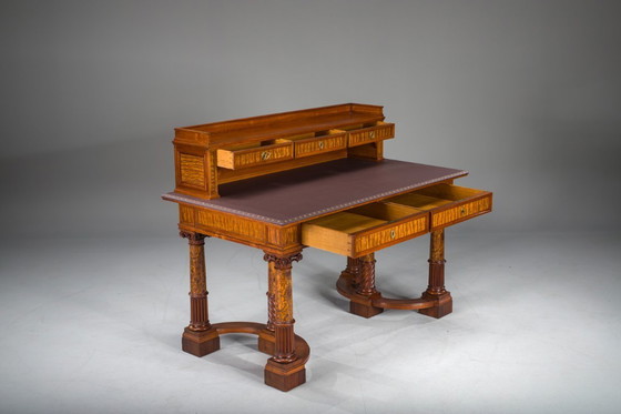 Image 1 of Wilhelmine Sekretär in Nussbaum & Edelholzfurnier mit Lederplatte