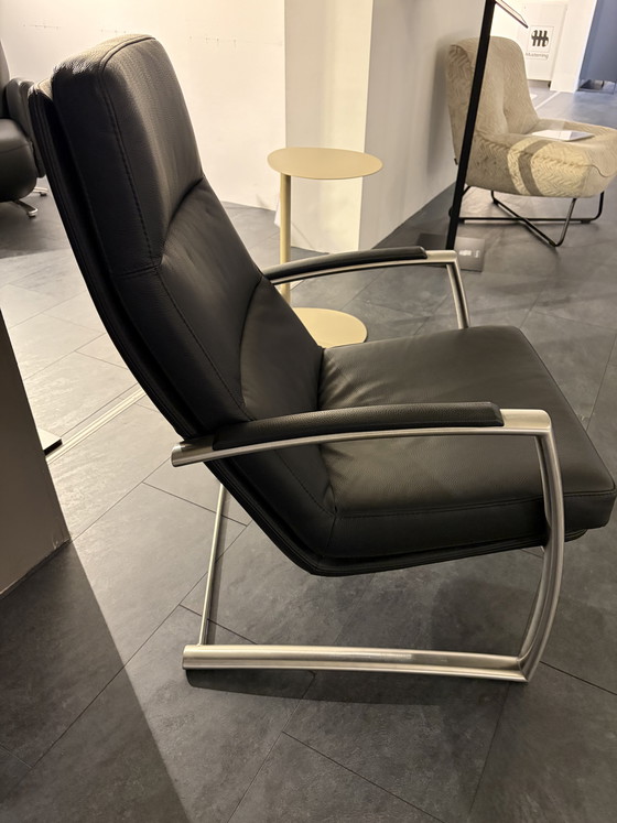 Image 1 of « L’avenir » depuis son fauteuil