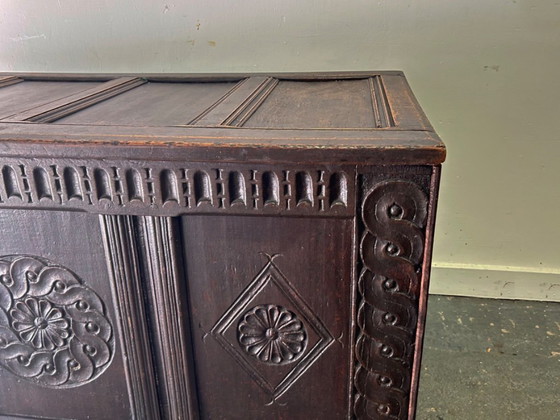 Rare 17th Century Carved Oak Coffer Charles II Period Circa 1660-1680 – Storage cabinet, Wood (photo 7 of 8)