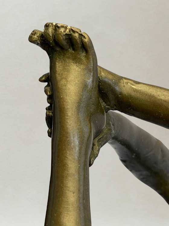 Image 1 of Art Deco sculptuur – Hoepeldanseres – Decoratief brons – Gesigneerd P. Collinet – 39 cm