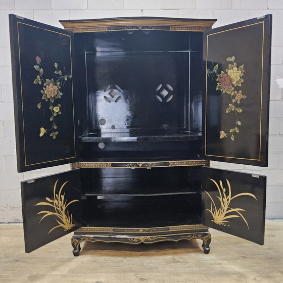Image 1 of Vintage Chinese Kast Bladgoud Bloemen en Vogels (Barkast) Bohemian Kast / Oosterse Kast
