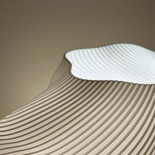 Magda Sculptural Lamp | Pink & White