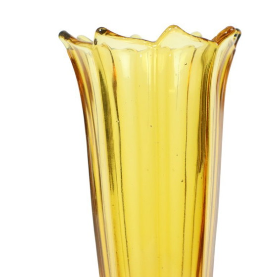 Image 1 of Vaso Art Déco in vetro pressato ambra
