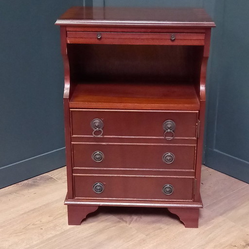 Kleine Vintage Bachelors cabinet