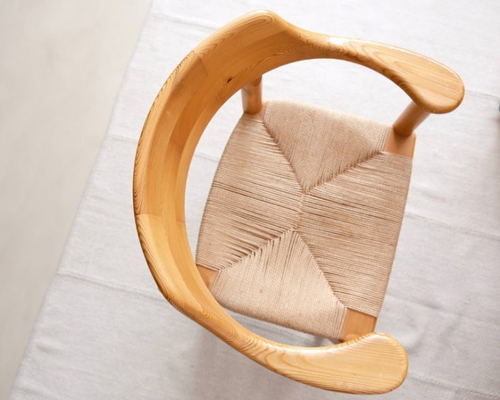 Image 1 of Rainer Daumiller. Uitschuifbare ronde tafel met 6 stoelen.