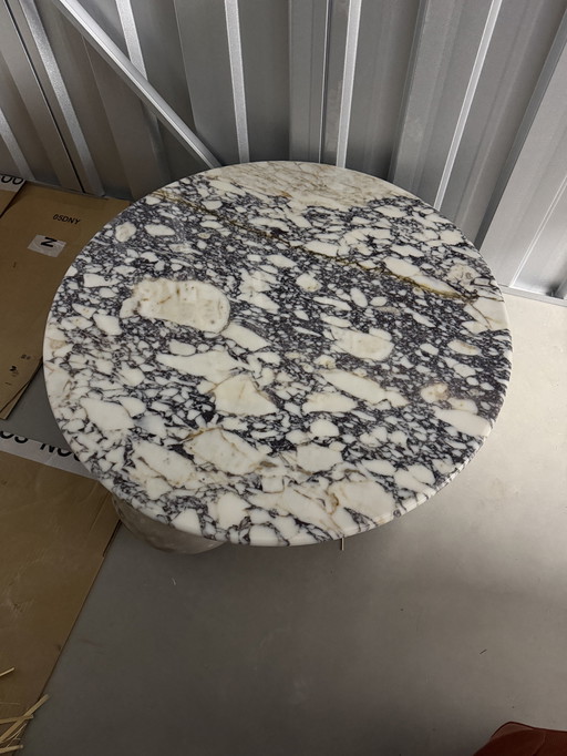 Viola Calacatta round marble coffee table