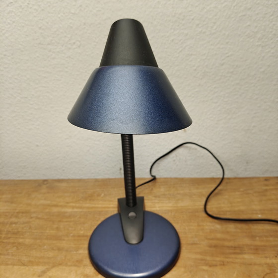 Image 1 of Lampe de bureau postmoderne de Massive – Bleu et noir – Années 1990