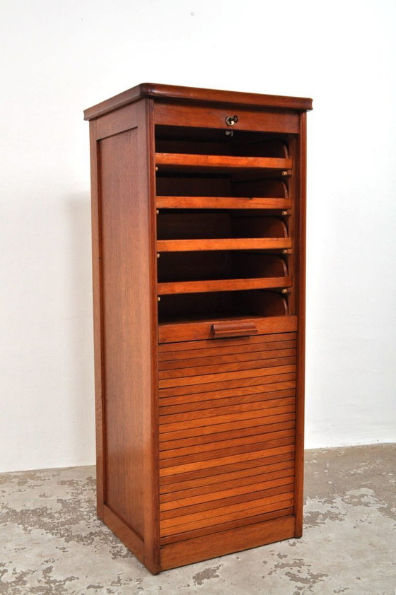 Image 1 of Mobiletto vintage in rovere con anta a rullo, anni '30