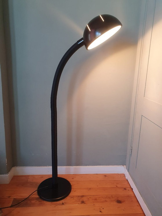 Image 1 of Lampe de lecture noire vintage des années 80 avec abat-jour ajouré.