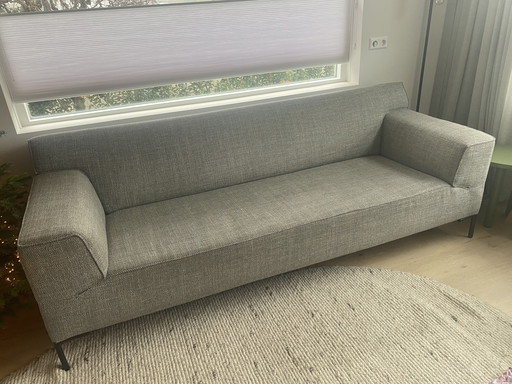 Design on stock Bloq sofa + ottoman