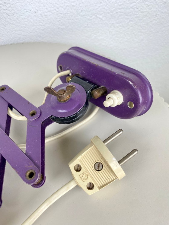 Image 1 of Vintage Hala Zeist Schaararm Wandlamp In Paars - Kleurrijke Retro Industriële Bauhaus MCM Stijl Nederlands Design Accordeonlamp