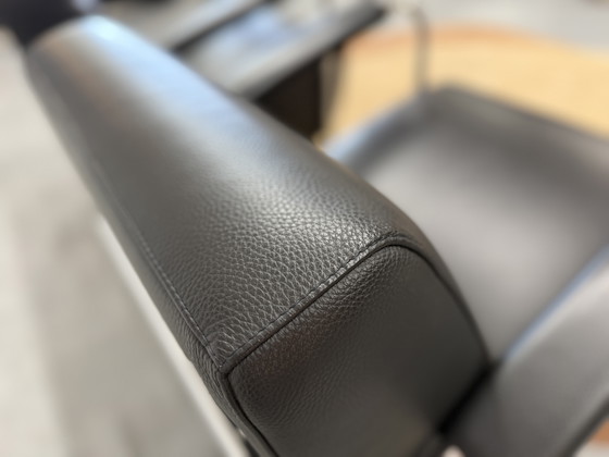 Image 1 of 2 poltrone Leolux Scylla in pelle nera