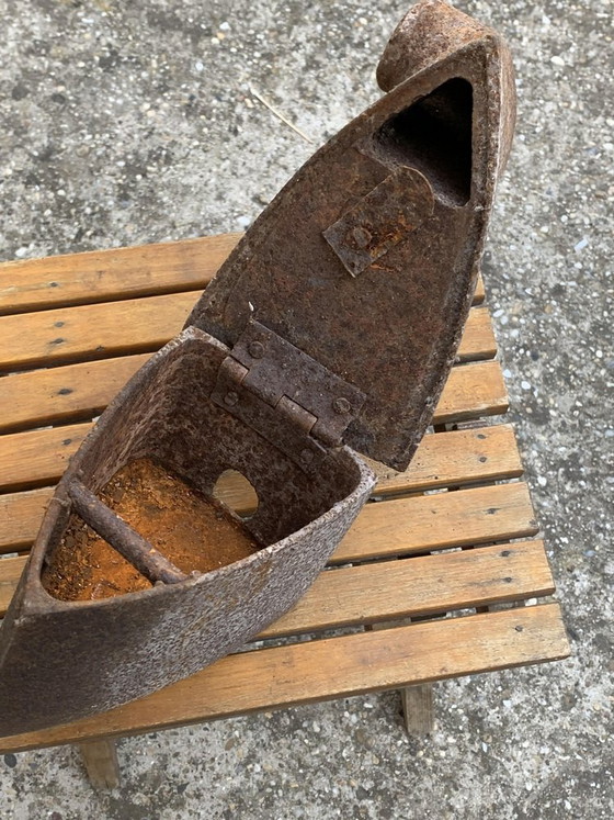 Antikes Bügeleisen, 1800er Jahre – Dekorative Objekte (photo 4 of 7)