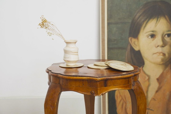 Antieke Italiaanse barokke Guéridon bijzettafel van walnoothout, lampentafel in Louis XV-stijl met – Wood (photo 7 of 20)