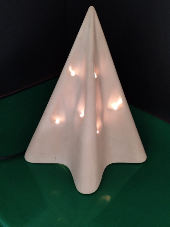 Image 1 of Lampe de table blanche de Noël. Hauteur : 29 cm.