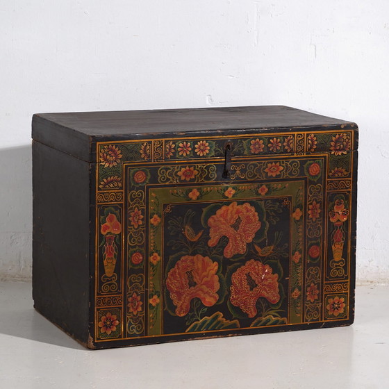 Antique Chinese painted trunk in pine wood – China, circa 1900 – Decorative Objects, Iron (photo 8 of 40)