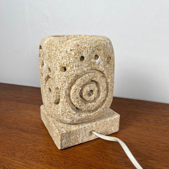 Image 1 of Kalkstenen tafellamp, 1960-70, in de stijl van Gerard Esnault