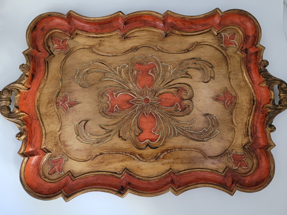 Image 1 of Vassoio fiorentino. Oro con colori arancio/rosso.
