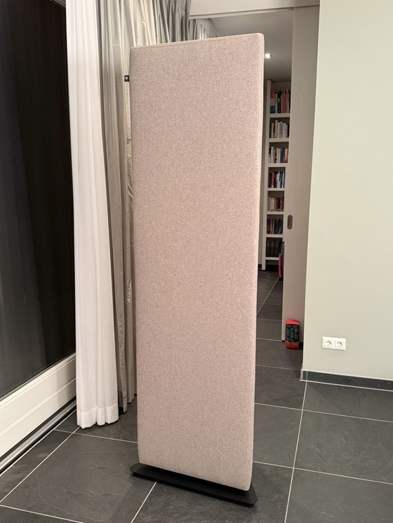 Image 1 of BuzziSpace Totem Wedge Large Fabric – Acoustic element