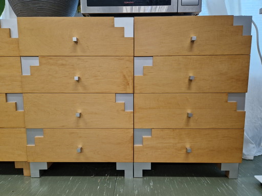 Commode unique à 4 tiroirs